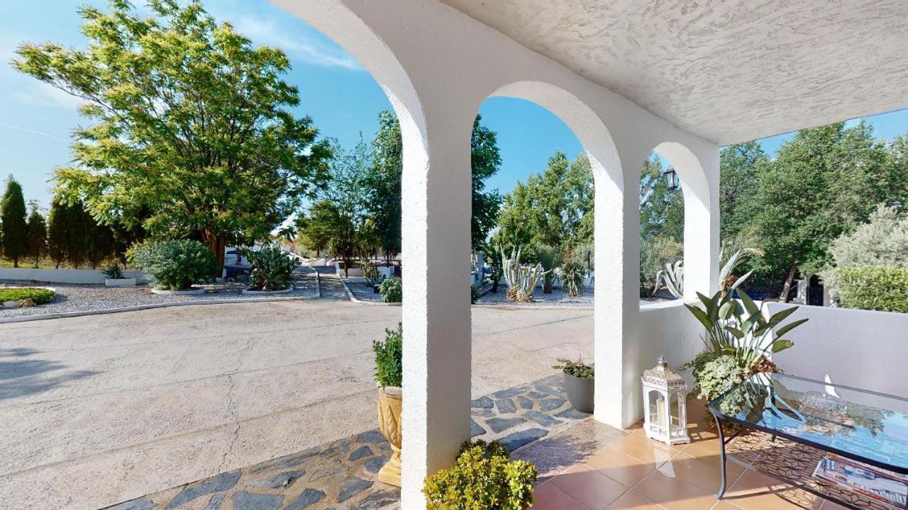 לינה וארוחת בוקר Caniles Casa Lucia מראה חיצוני תמונה